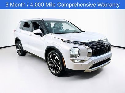 Used 2023 Mitsubishi Outlander SE