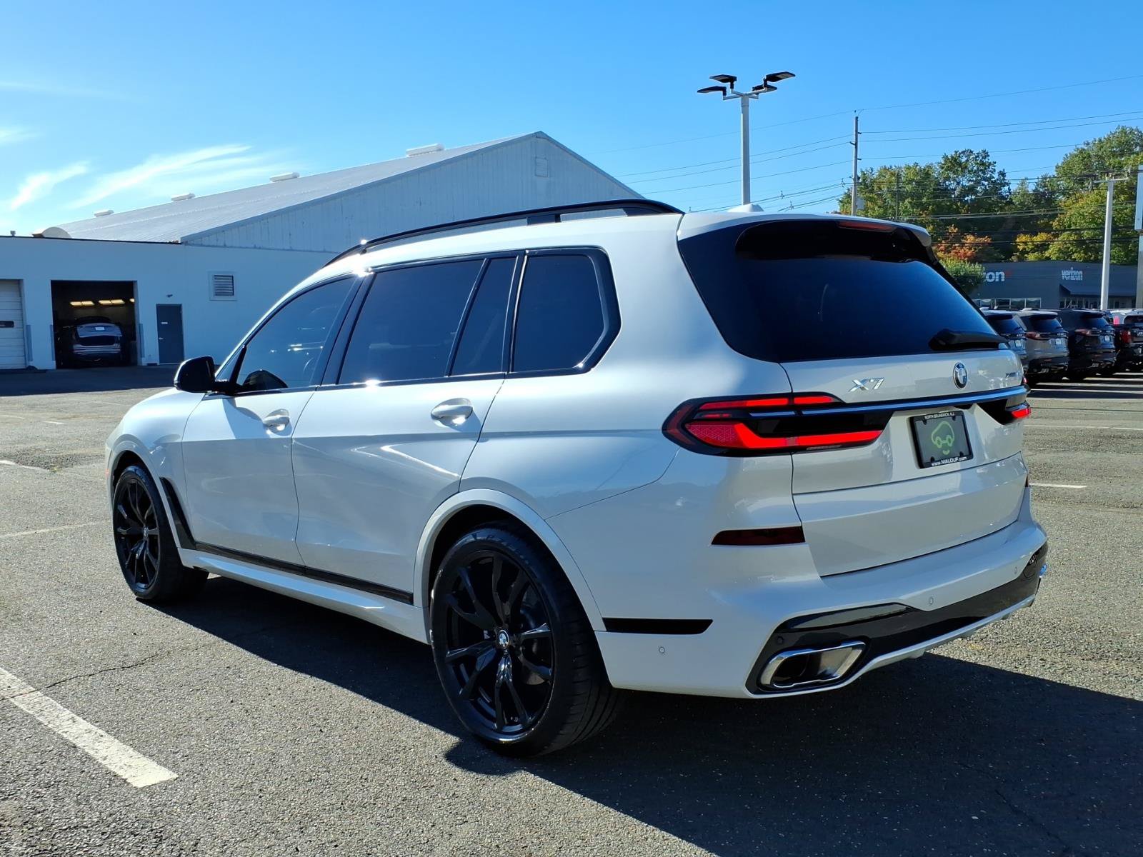 Used 2026 BMW X7 xDrive40i w/ M Sport Package AWD/4WD image 4