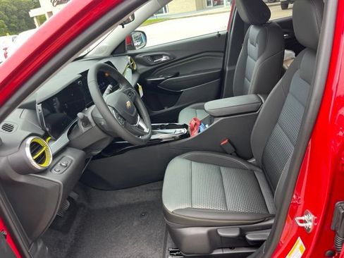 New 2026 Chevrolet Trax LT w/ Driver Confidence Package FWD image 15