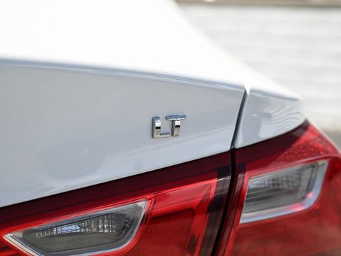 Used 2024 Chevrolet Malibu LT FWD image 13