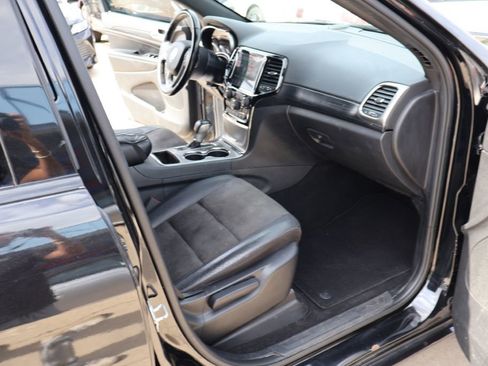 Used 2020 Jeep Grand Cherokee Altitude RWD image 22