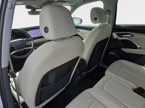 Certified 2025 Audi Q5 Premium w/ Convenience Package AWD/4WD image 10