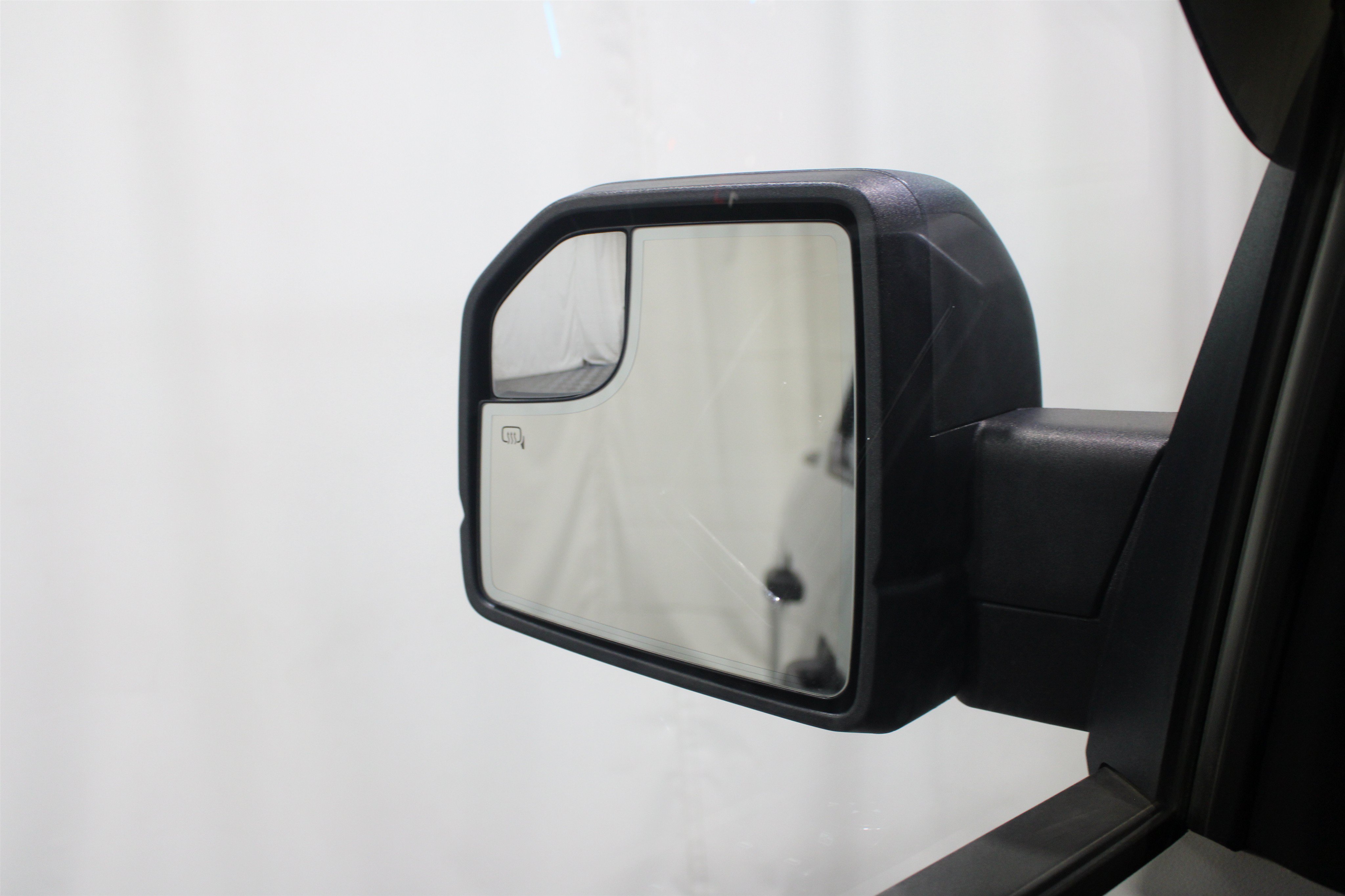 Used 2015 Ford F150 XLT w/ Equipment Group 301A Mid AWD/4WD image 10