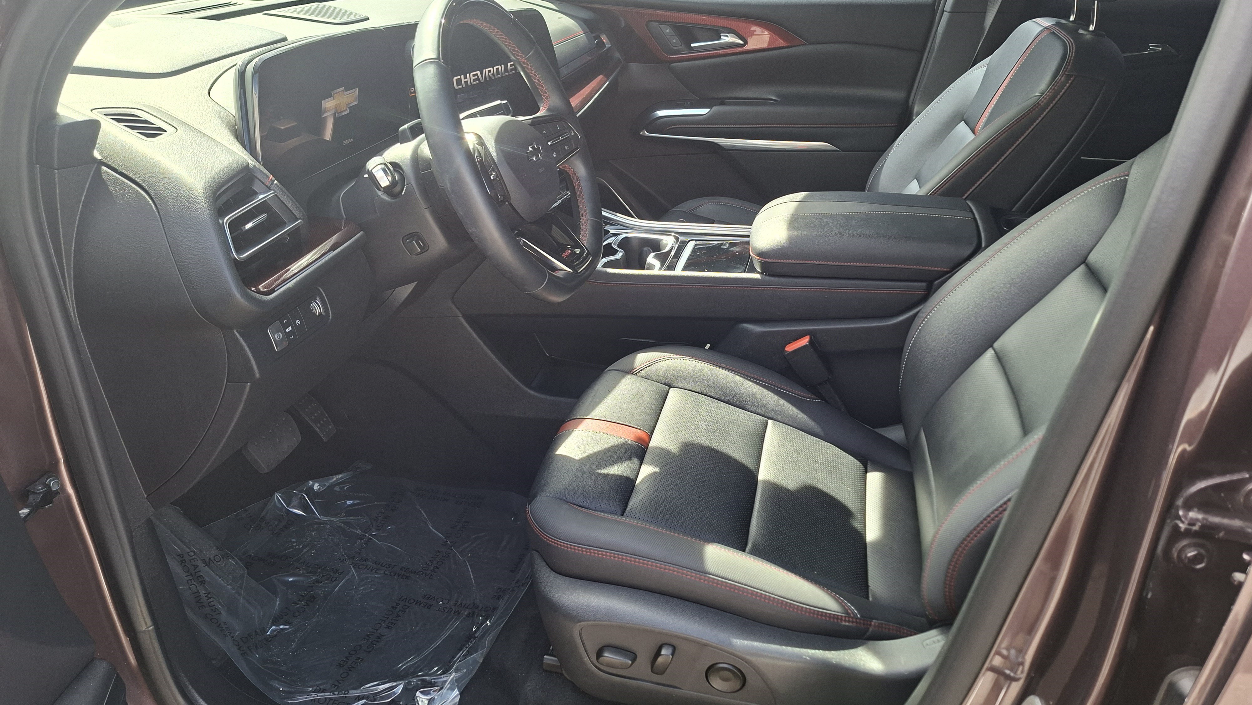 Used 2024 Chevrolet Traverse RS w/ LPO, Floor Liner Package FWD image 9