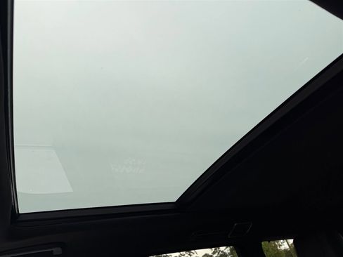 Used 2016 Land Rover Range Rover Sport HSE image 25