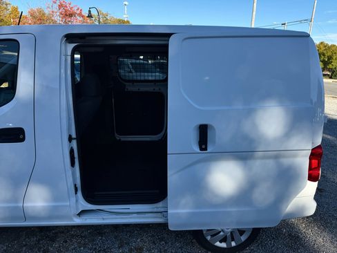 Used 2020 Nissan NV200 SV w/ Sliding Glass Door Package image 24