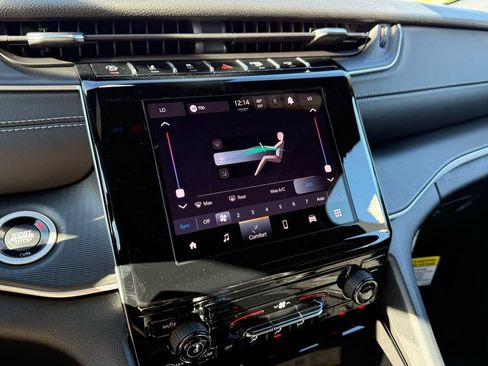 New 2025 Jeep Grand Cherokee Laredo X w/ Trailer Tow Package image 20