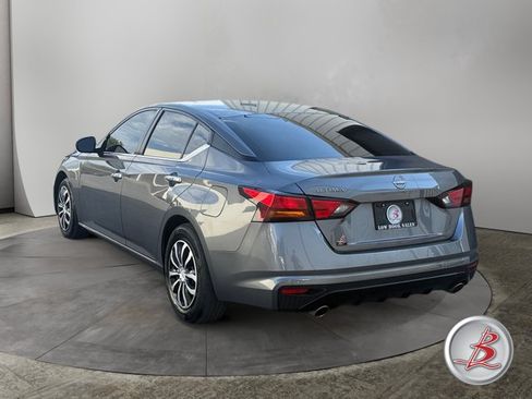 Used 2024 Nissan Altima 2.5 S FWD image 5