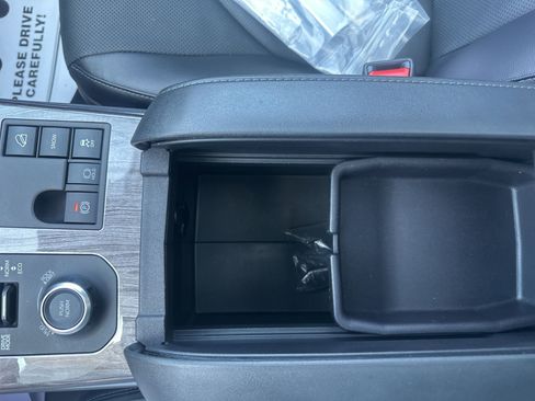 Used 2025 Toyota Highlander Platinum image 35