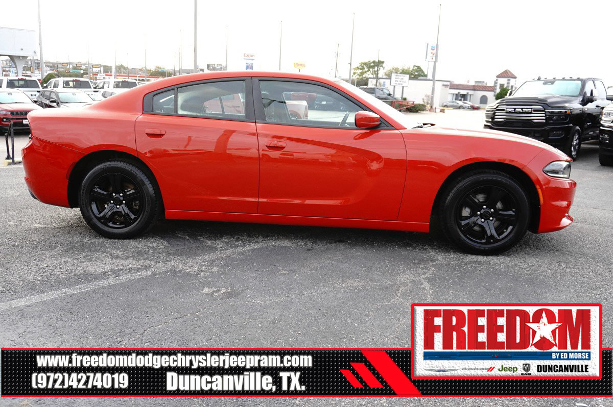 Used 2022 Dodge Charger SXT RWD image 6