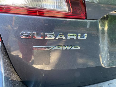 Used 2017 Subaru Outback 2.5i Limited AWD/4WD image 9