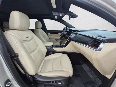 Used 2017 Cadillac XT5 Premium Luxury w/ Advanced Security Package AWD/4WD image 25