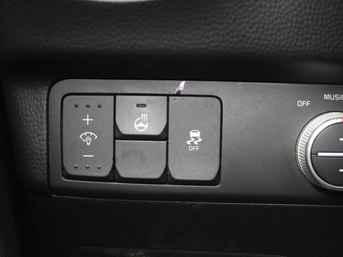 Used 2015 Kia Soul ! w/ Sun & Sound Package image 24