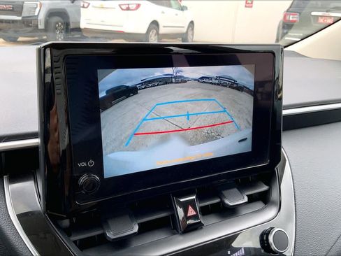 Used 2025 Toyota Corolla LE image 27