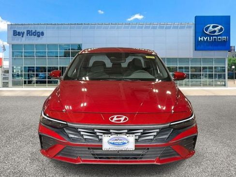 Used 2024 Hyundai Elantra SEL image 8