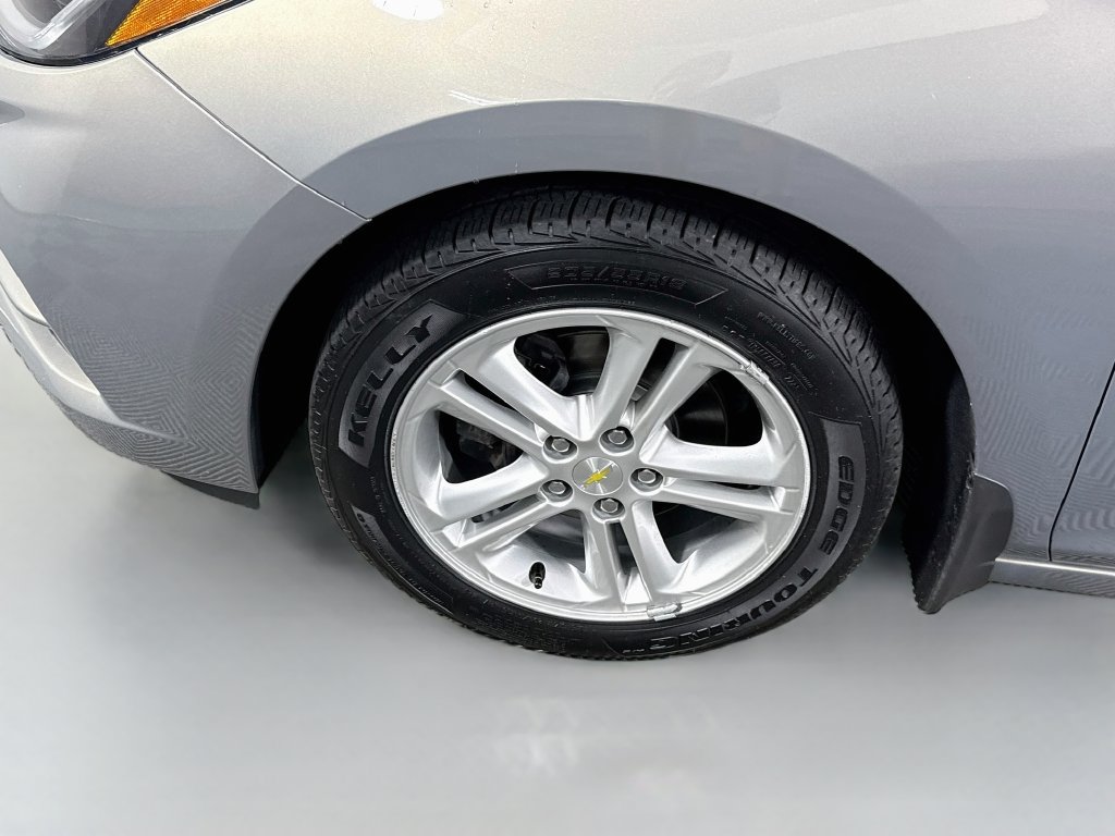 Used 2017 Chevrolet Cruze LT FWD image 32