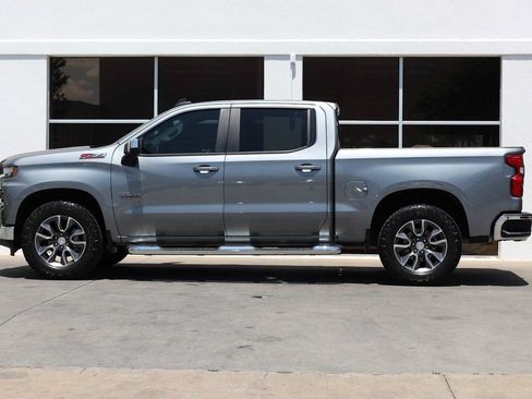 Used 2020 Chevrolet Silverado 1500 LT w/ Texas Edition AWD/4WD image 11