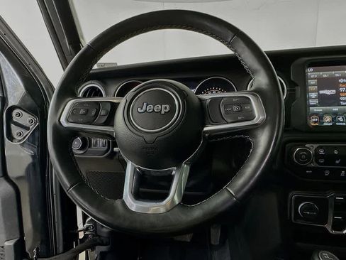 Used 2022 Jeep Wrangler Unlimited Sahara w/ Cold Weather Group AWD/4WD image 16