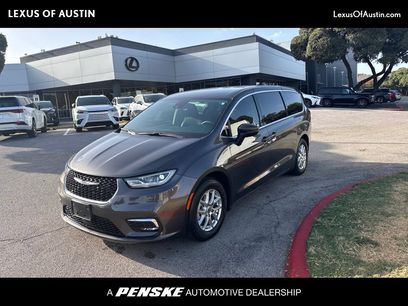 Used 2023 Chrysler Pacifica Touring-L