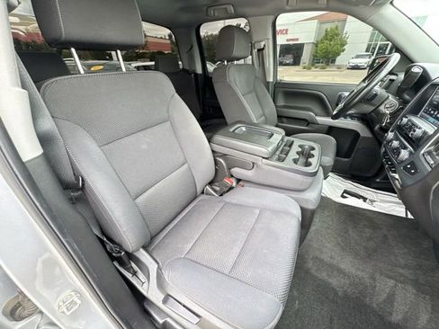 Used 2018 Chevrolet Silverado 1500 LT w/ Redline Edition AWD/4WD image 27