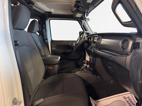 Used 2023 Jeep Gladiator Sport image 26