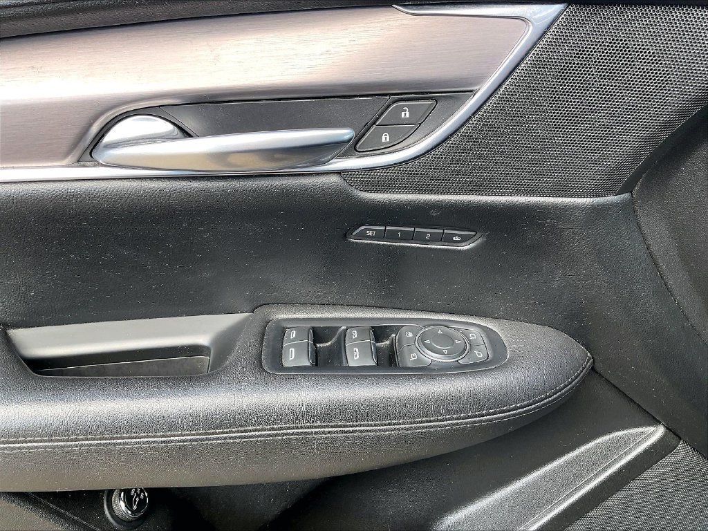 Used 2018 Cadillac XT5 Premium Luxury AWD/4WD image 38