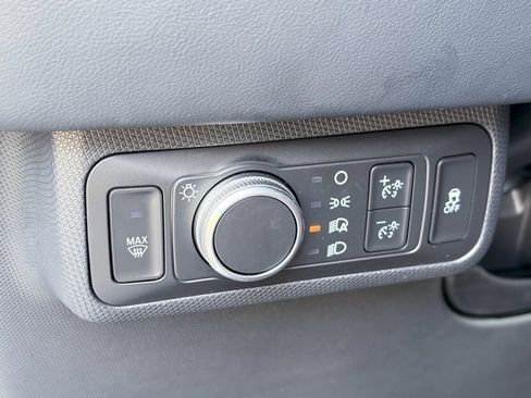 Used 2022 Ford Mustang Mach-E Select image 17