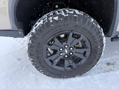 Used 2021 Chevrolet Colorado ZR2 w/ ZR2 Dusk Special Edition image 9