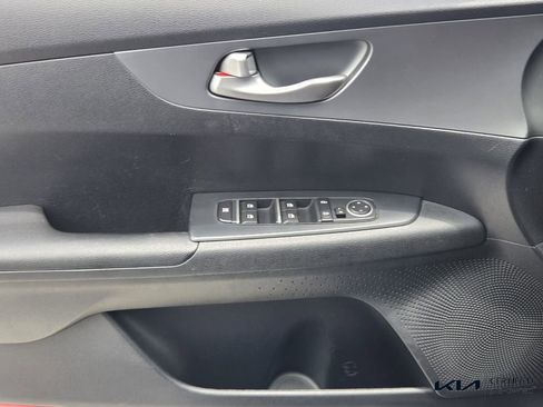 Used 2020 Kia Forte LXS FWD image 30