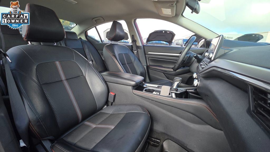 Used 2024 Nissan Altima 2.5 SR FWD image 12