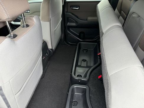 Used 2022 Nissan Frontier SV w/ Technology Package image 16