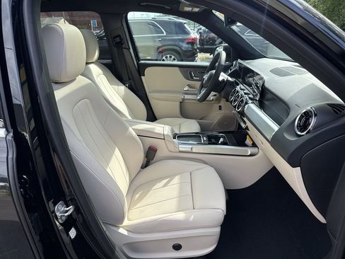 New 2026 Mercedes-Benz GLB 250 4MATIC image 11