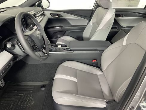 New 2026 Toyota Camry SE AWD/4WD image 2