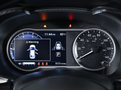 Used 2022 Nissan Versa SV w/ Electronics Package image 13