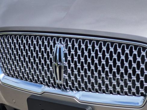 Used 2020 Lincoln MKZ Reserve w/ Elements Package FWD image 12