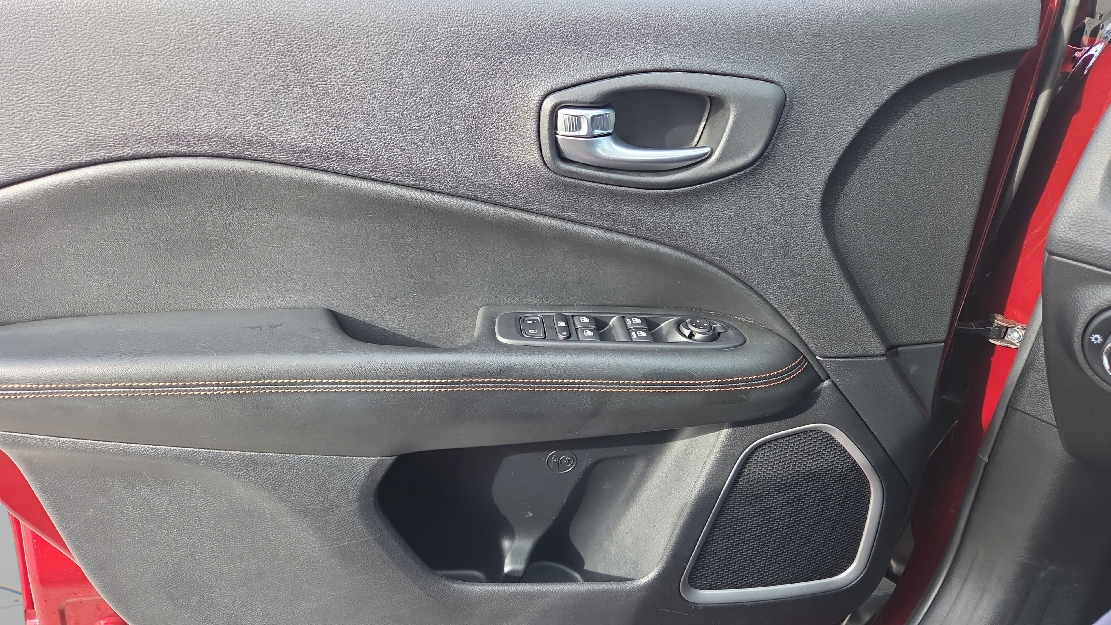 Used 2021 Jeep Compass Limited AWD/4WD image 31