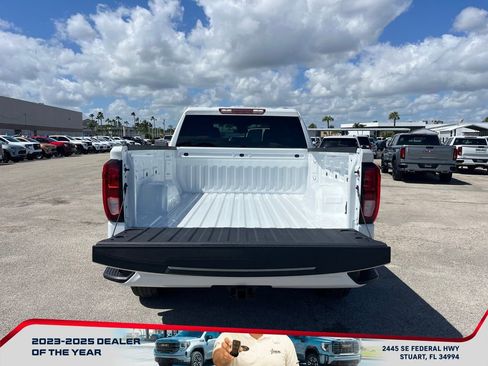 New 2026 GMC Sierra 1500 Elevation image 16