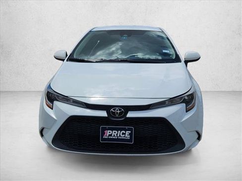 Used 2021 Toyota Corolla LE FWD image 2
