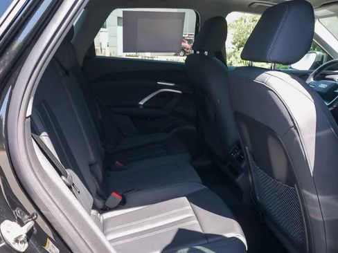 Certified 2025 Audi Q5 Premium w/ Convenience Package AWD/4WD image 14