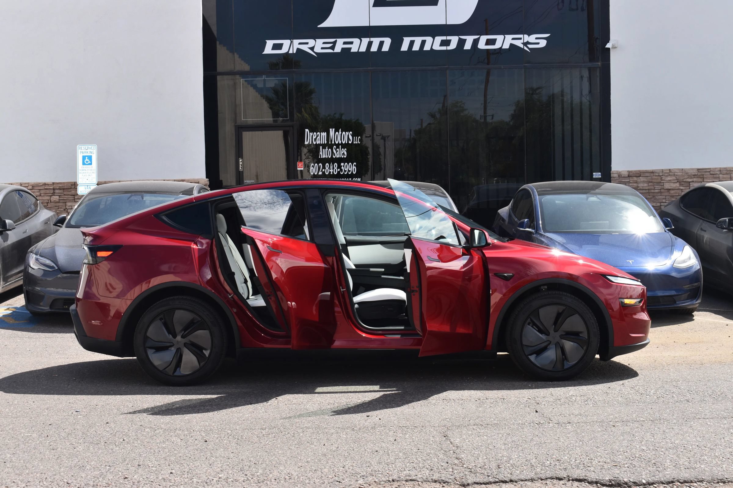 Used 2026 Tesla Model Y Long Range RWD image 9