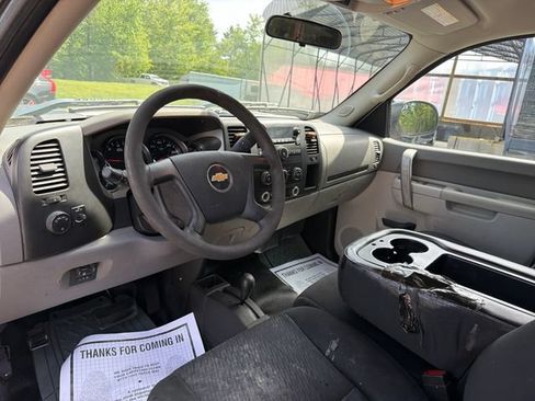 Used 2011 Chevrolet Silverado 2500 W/T w/ Snow Plow Prep Package AWD/4WD image 12