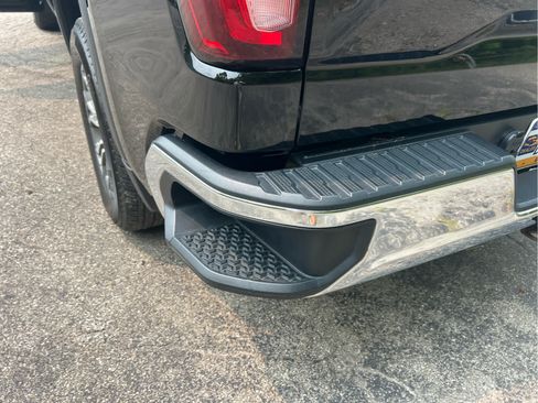 Used 2019 GMC Sierra 1500 SLE w/ SLE Value Package AWD/4WD image 24