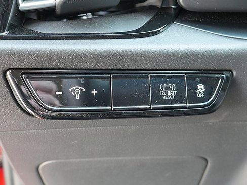 Used 2024 Kia Niro LX image 25