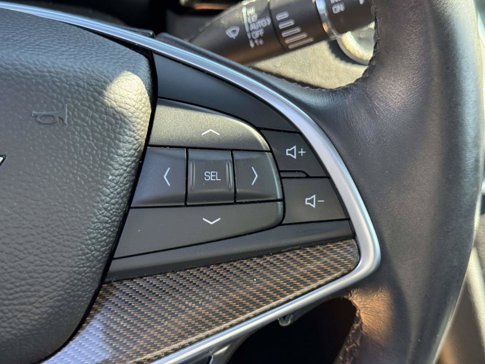 Used 2017 Cadillac XT5 Platinum AWD/4WD image 20