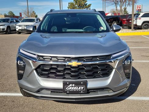 Used 2024 Chevrolet Trax LT w/ Driver Confidence Package image 5