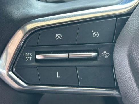 Used 2025 Chevrolet Equinox LT w/ Safety and Technology Package image 25