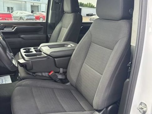 Used 2025 Chevrolet Silverado 2500 LT w/ Convenience Package AWD/4WD image 16