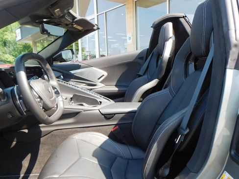 Used 2023 Chevrolet Corvette Stingray Premium Conv w/ Z51 Performance Package RWD image 10