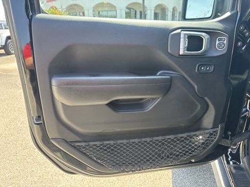 Used 2022 Jeep Wrangler Unlimited Sport AWD/4WD image 11