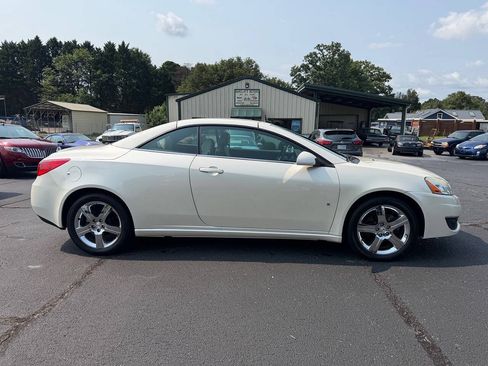 Used 2009 Pontiac G6 GT w/ Sport Package 1 FWD image 5